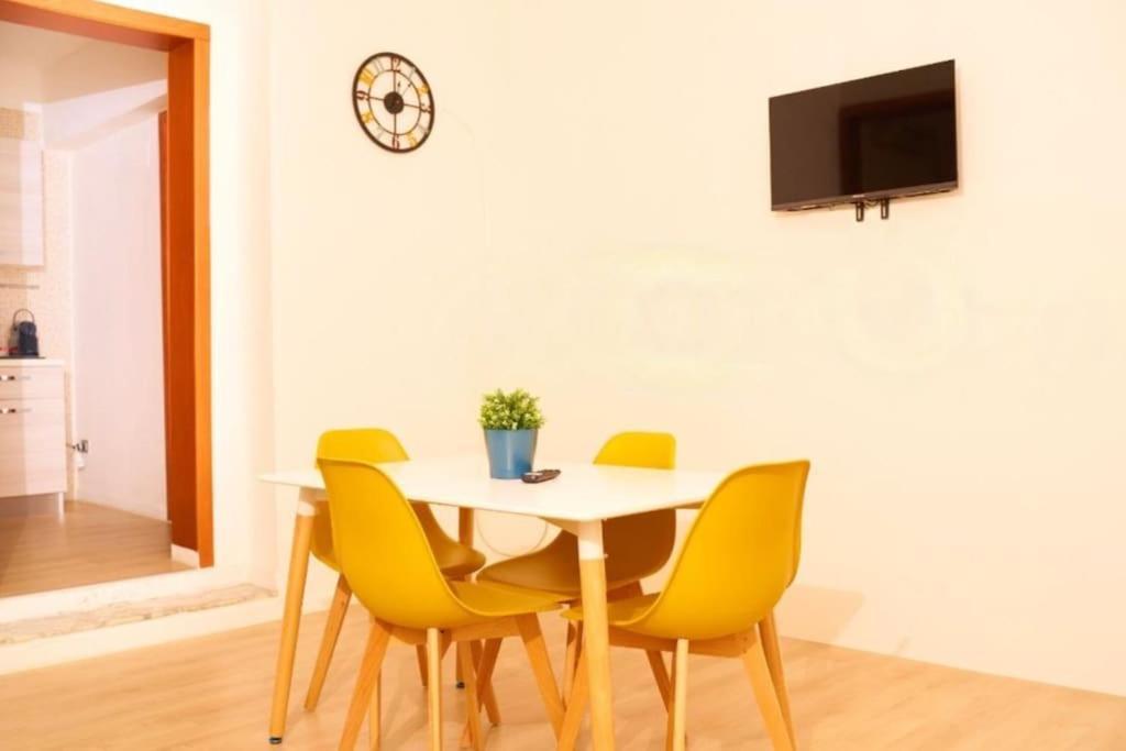 Trastazione & Policlinico 500mt Dal Centro Apartment